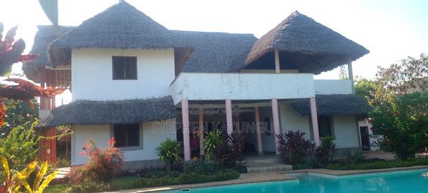 Furnished 5bdrm House in Coconut Groove 3 End, Ukunda for sale