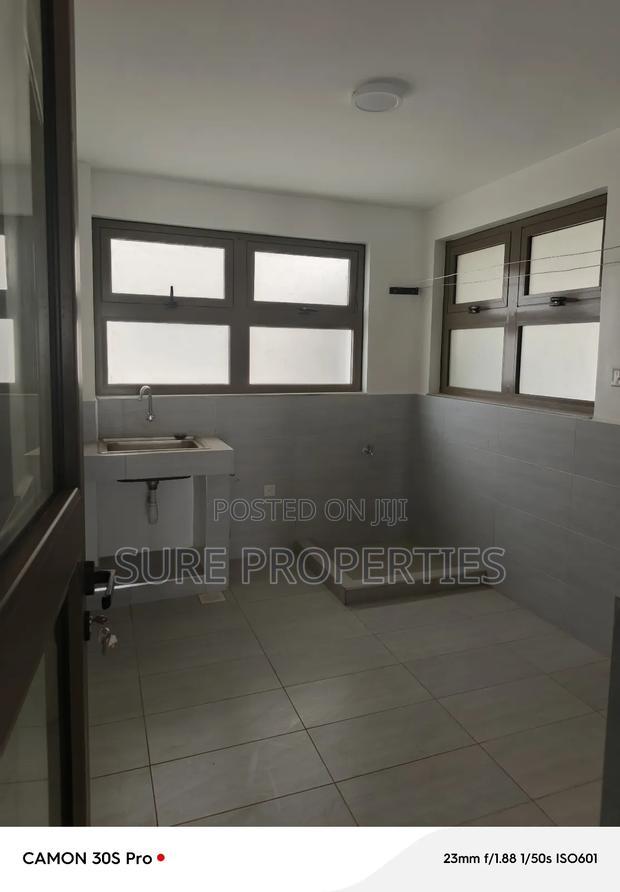 3bdrm Apartment in Muthangari Road, Lavington for rent