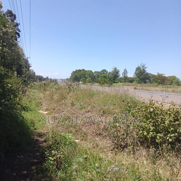 1acre Land for Sale at Kenol Touching Kenol Marua Highway