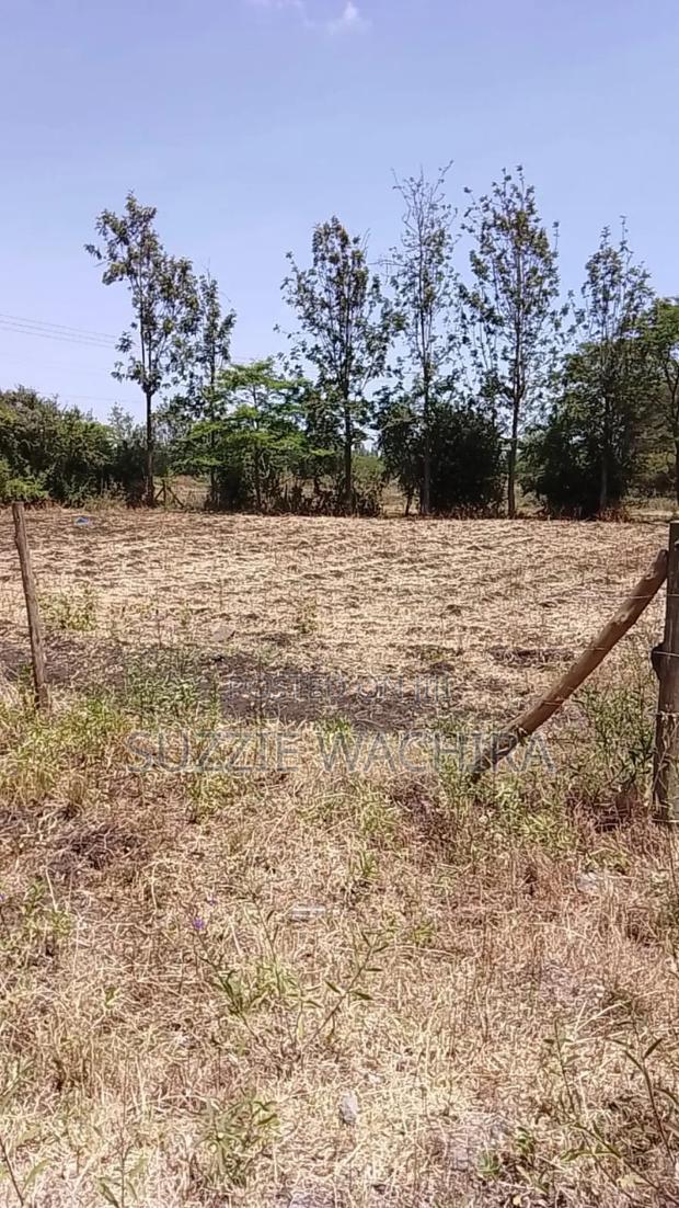 100*100ft Plot for Sale Touching Kenol Marua Highway