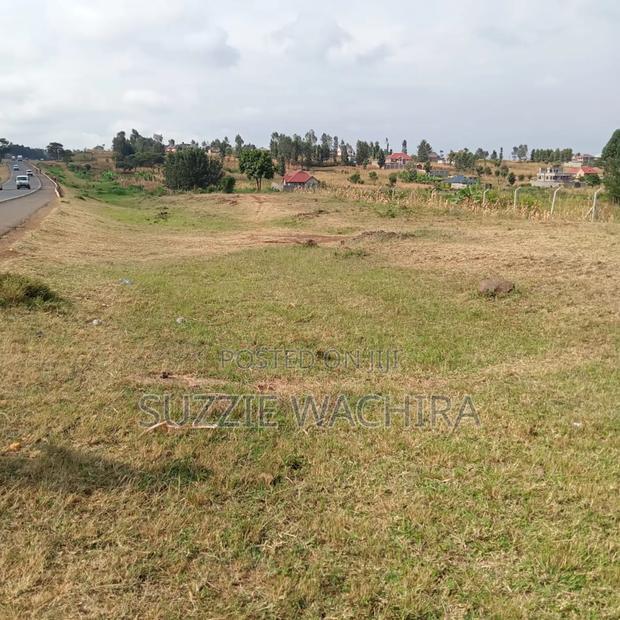 3/4 Land on Touching Tarmac at 50m