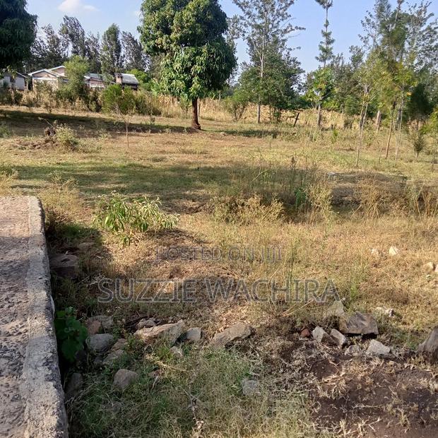 Kenol 11/4 Land for Sale