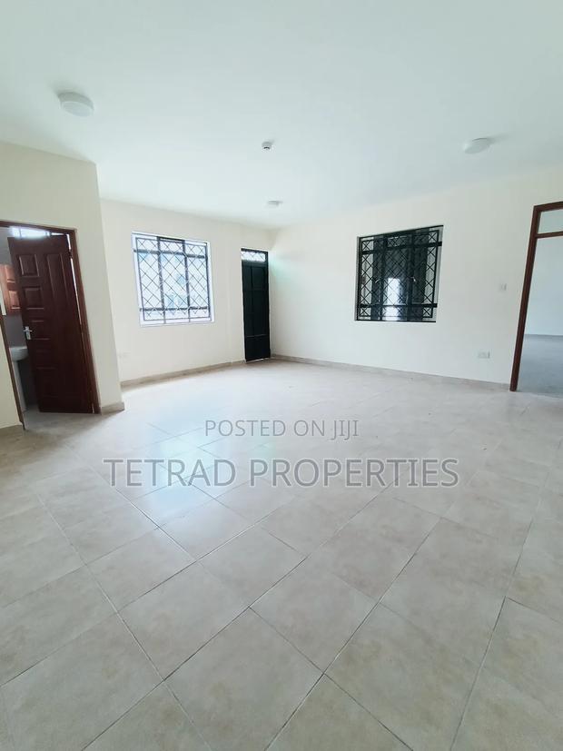 11,696 SQF Godown /Warehouse for Sale in Baba Dogo.
