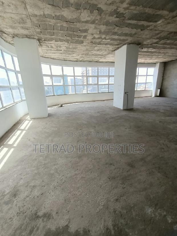 1335 SQF Office for Sale in Westland Near GTC.Sh13k Per Sqf)