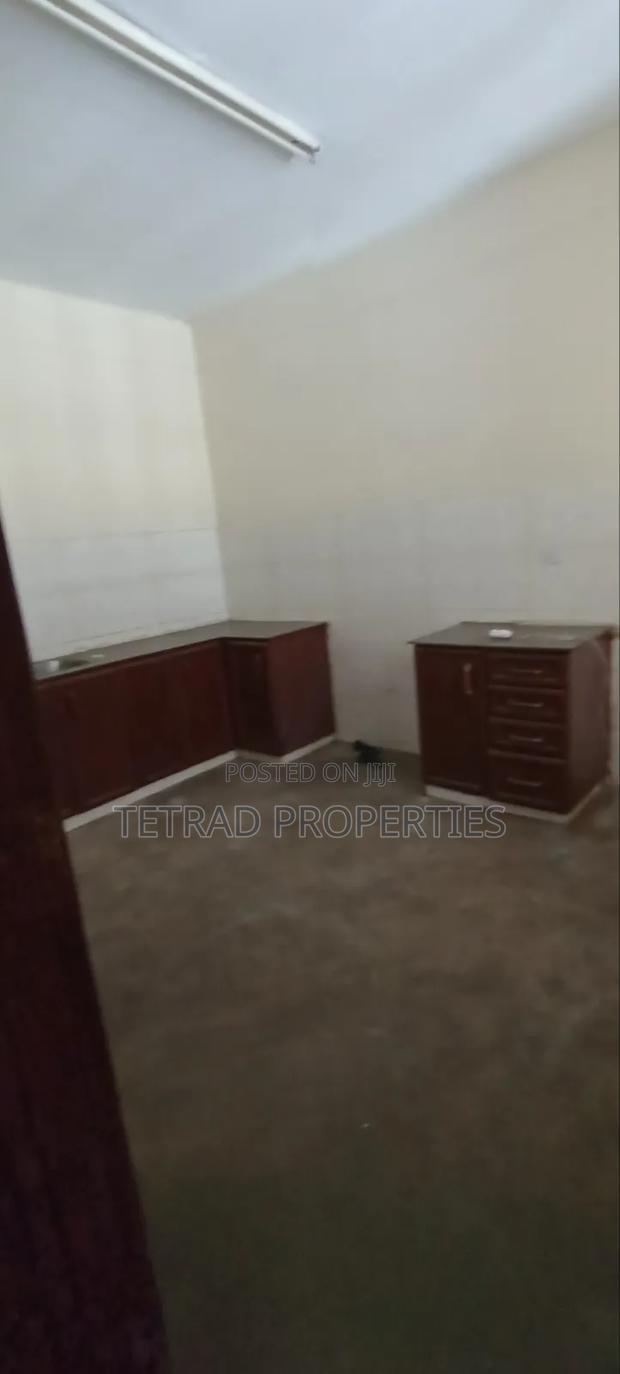 11,500 SQF Godown Near SGR/Airport