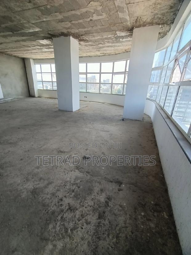 1525 SQF Office for Sale in Westland Near GTC.(Sh. At Sqf)