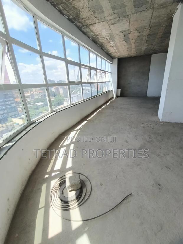 1335 SQF Office for Sale in Westland Near GTC.Sh13k Per Sqf)