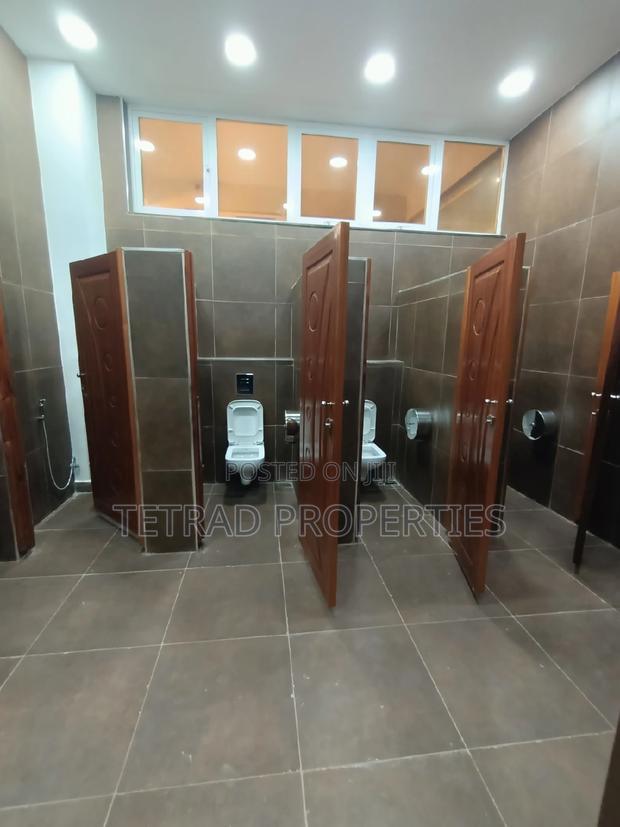 11000 SQF Office for Sale in Westland Near GTC. Sh. At SQF