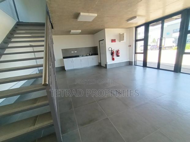 8,580 SQFT Godown Special Economic Zone.(30mins From Jkia)