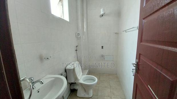 2bdrm Block of Flats in Parklands for sale