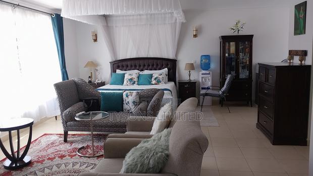 5bdrm Villa in Syokimau, Hotel 67 Area for sale