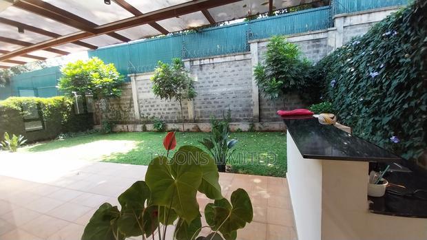 4bdrm Villa in Peponi Road, Parklands/Highridge for sale