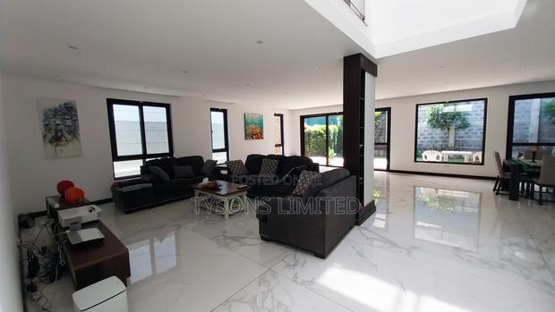4bdrm Villa in Peponi Road, Parklands/Highridge for sale