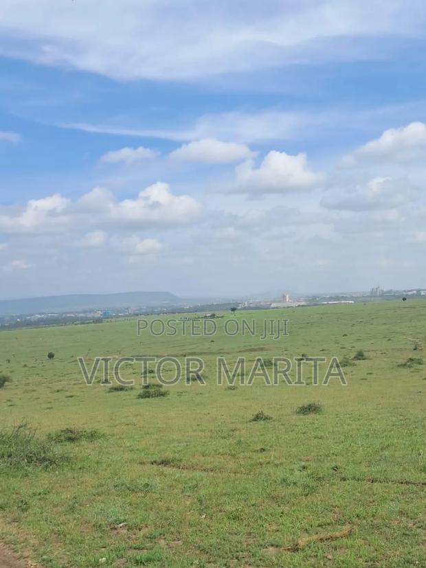 82 Acres for Sale Touching Mombasa Road Near Daystar University.