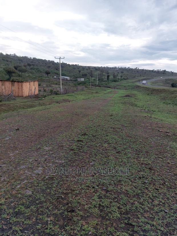 Plots Touching Nyeri Highway