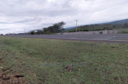 Plots Touching Nyeri Highway