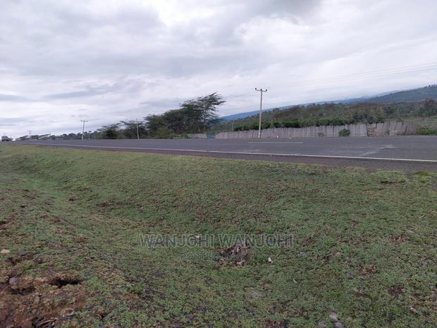 Plots Touching Nyeri Highway