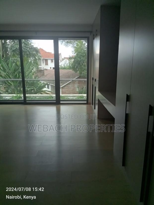 4bdrm Villa in Lavington for sale