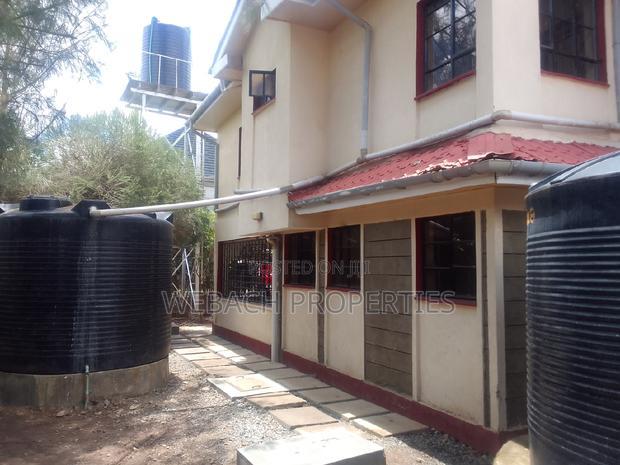 5bdrm Mansion in Kiungani Road, Gateway Mall Area for sale