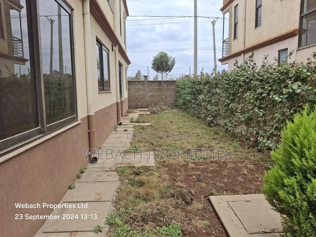 5bdrm Townhouse / Terrace in Ap, Gateway Mall Area for rent