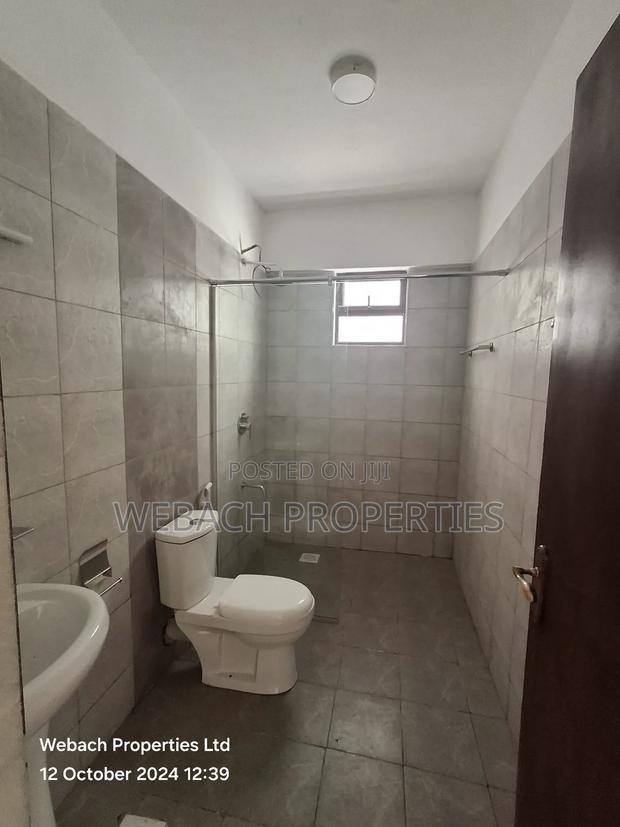 3bdrm Apartment in Gateway Mall, Syokimau for sale