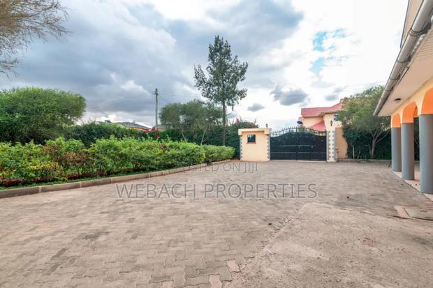 5bdrm Mansion in Meriland, Katani for sale