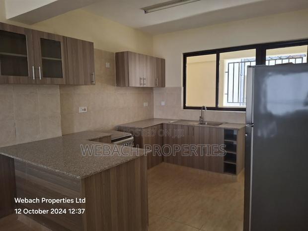 3bdrm Apartment in Gateway Mall, Syokimau for sale