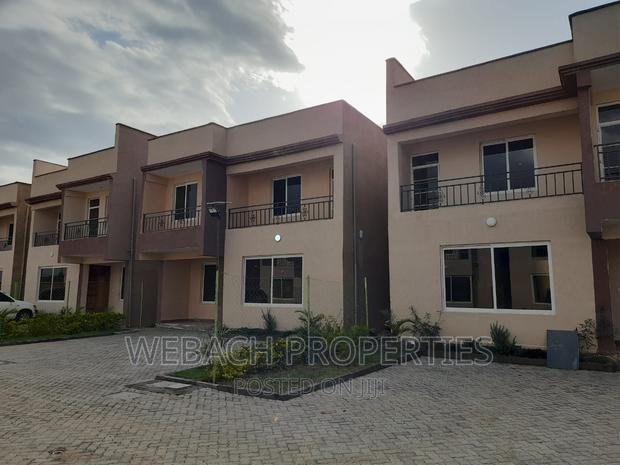 4bdrm Townhouse / Terrace in Gateway Mall for rent