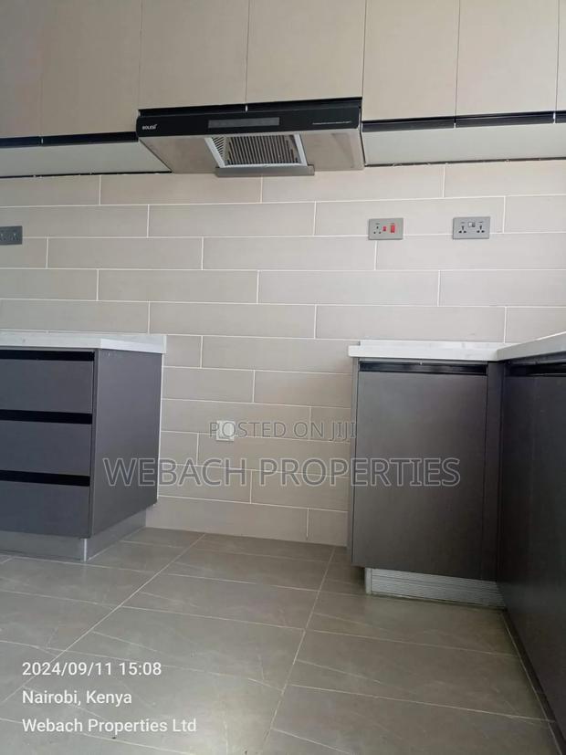 3bdrm Apartment in Makumbi Indesign, Hotel 67 Area for sale