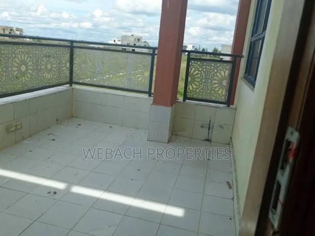 5bdrm Townhouse / Terrace in Viraj Area for rent