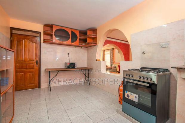 5bdrm Mansion in Meriland, Katani for sale