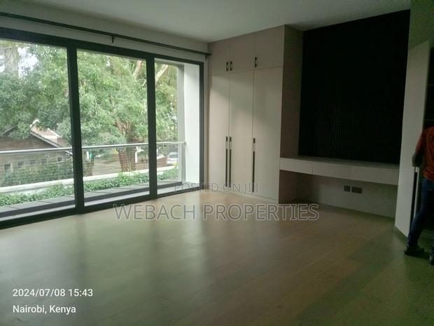4bdrm Villa in Lavington for sale