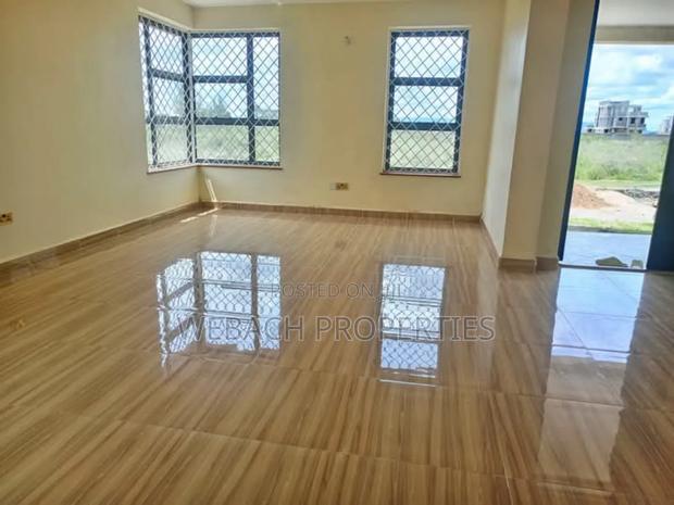 5bdrm Townhouse / Terrace in Viraj Area for rent