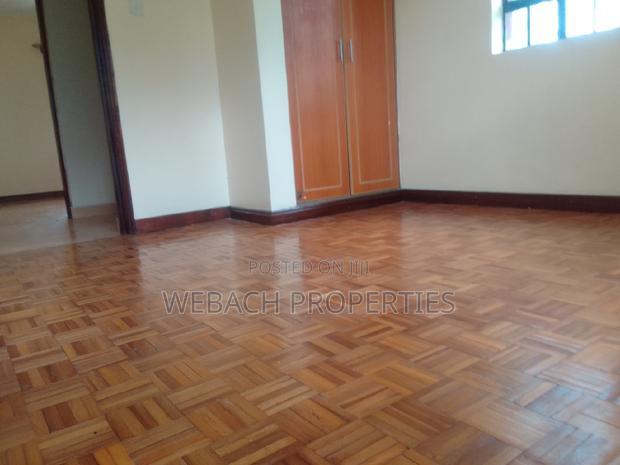 5bdrm Mansion in Kiungani Road, Gateway Mall Area for sale