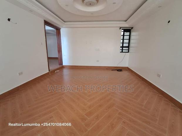 6bdrm Townhouse / Terrace in Quarry Road, Viraj Area for rent