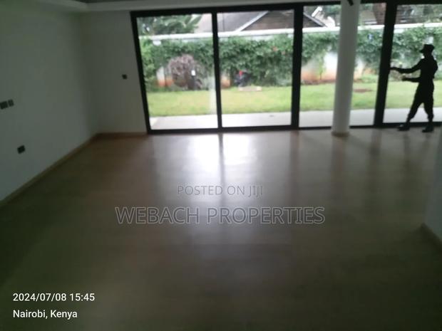 4bdrm Villa in Lavington for sale