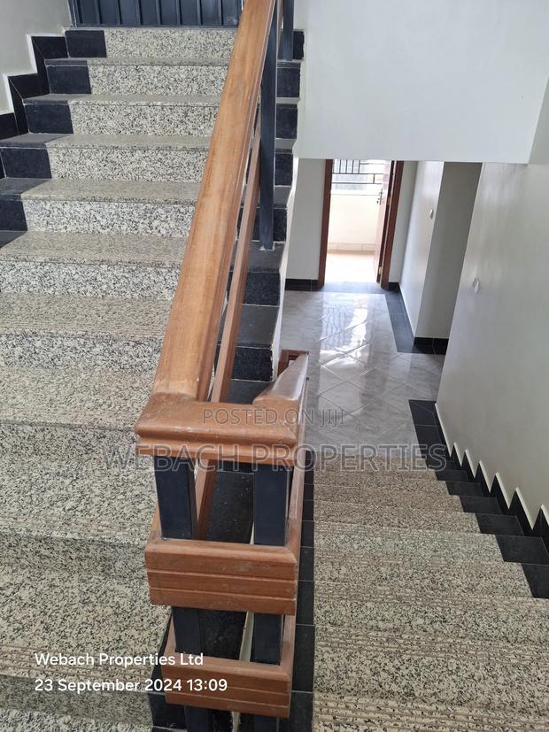 5bdrm Townhouse / Terrace in Ap, Gateway Mall Area for rent