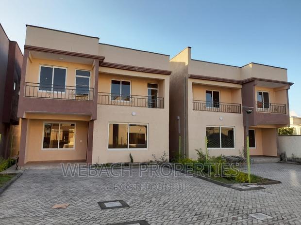 4bdrm Townhouse / Terrace in Gateway Mall for rent