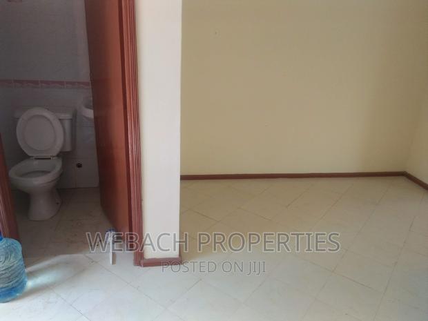 3bdrm Mansion in Quarry Road, Viraj Area for rent