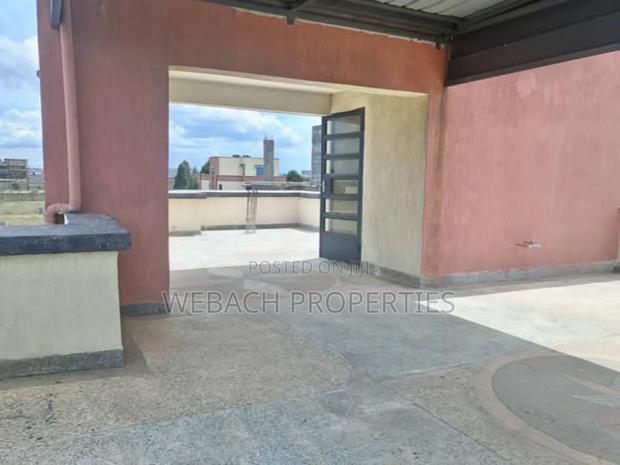 5bdrm Townhouse / Terrace in Viraj Area for rent