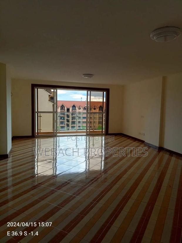 4bdrm Block of Flats in Makumbi Indesign, Hotel 67 Area for rent