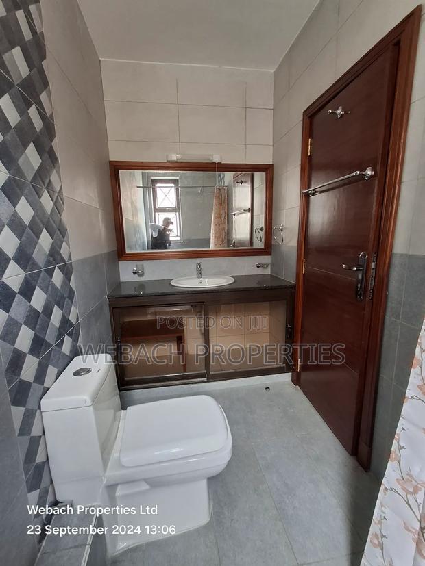 5bdrm Townhouse / Terrace in Ap, Gateway Mall Area for rent
