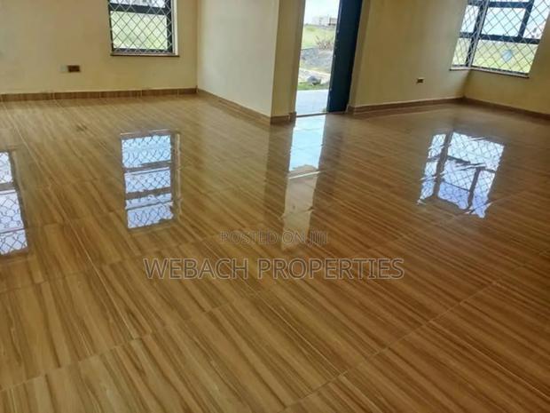5bdrm Townhouse / Terrace in Viraj Area for rent