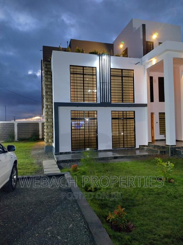 4bdrm Townhouse/Terrace in Joska for sale