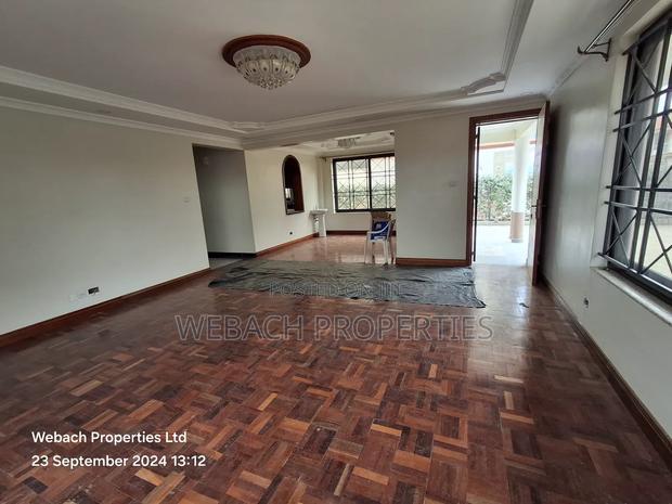 5bdrm Townhouse / Terrace in Ap, Gateway Mall Area for rent