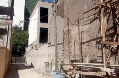 100 by 100 Plot for Sale at Parklands