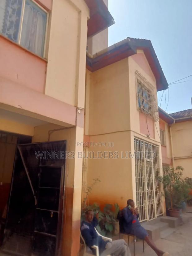 100 by 100 Plot for Sale at Parklands