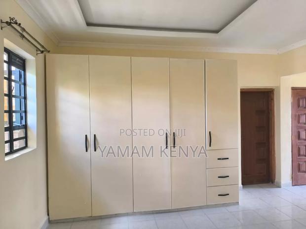 5bdrm Maisonette in Epz Estate, Kitengela for sale