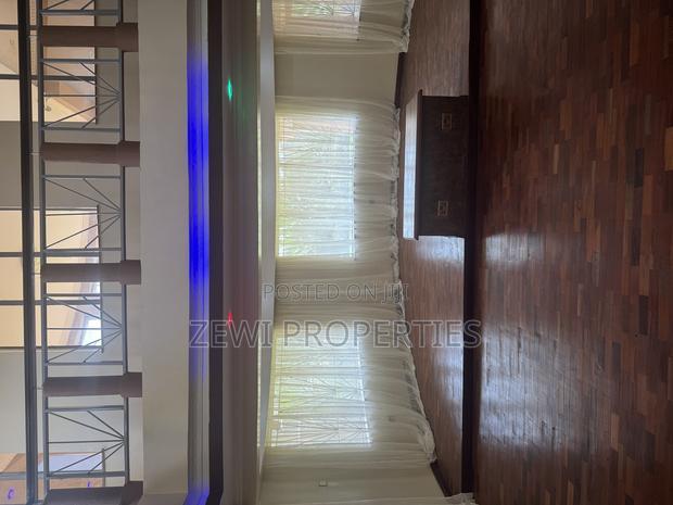 11bdrm Mansion in Runda for sale
