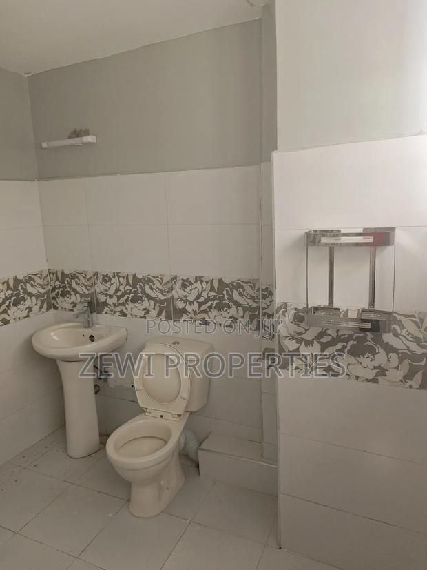5bdrm Mansion in Kitengela for sale